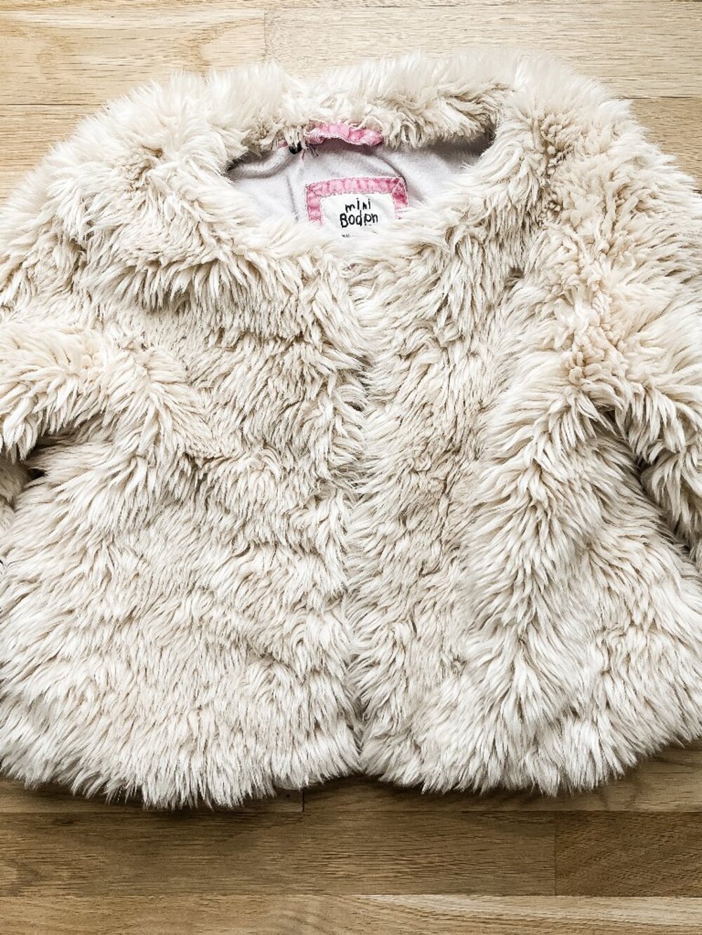 VGUC Girls Mini Boden Faux Fur Ivory Coat size 6-7